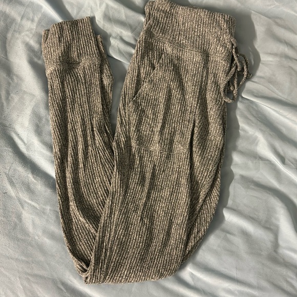 Aerie Gray Ribbed Joggers - Picture 1 of 6